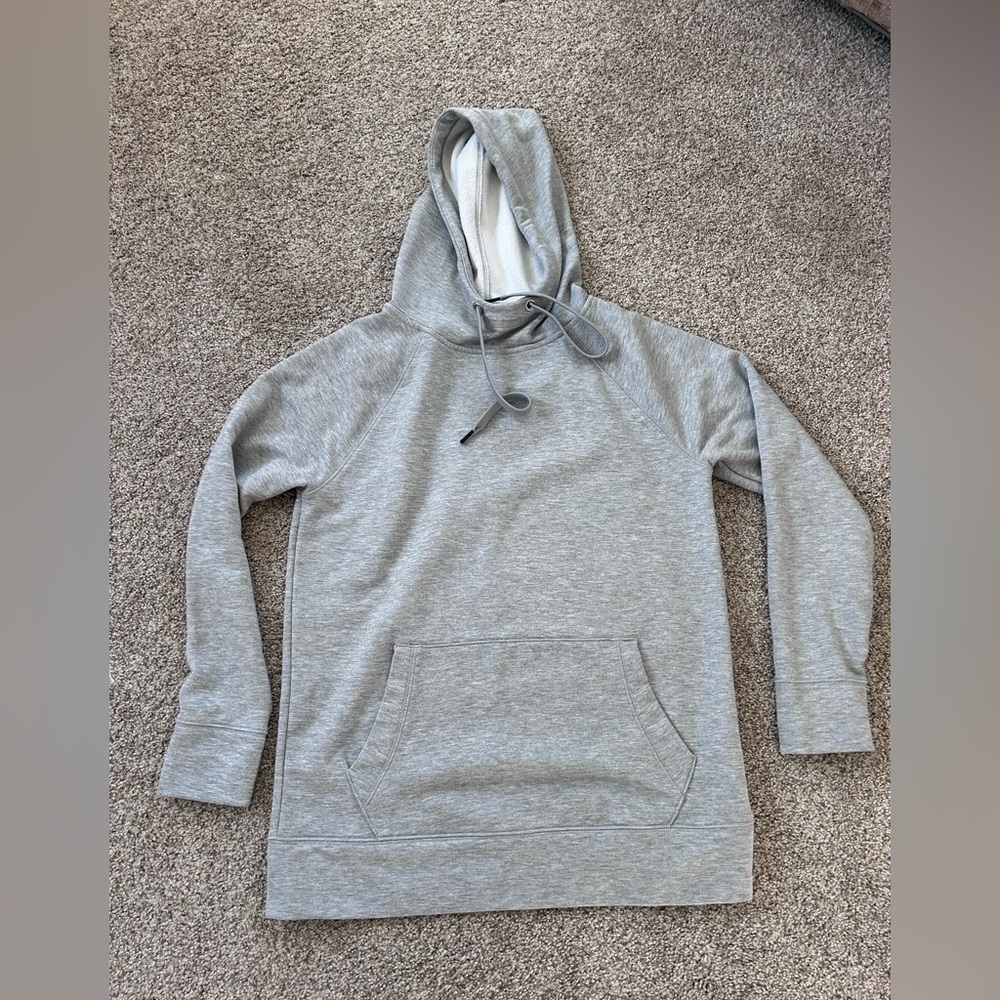 Athleta long grey hoodie. Raglan style. Very soft classic grey hoodie. EUC.